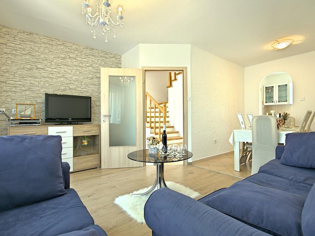 Charming Beachfront Holiday Home In ポレッチ エクステリア 写真