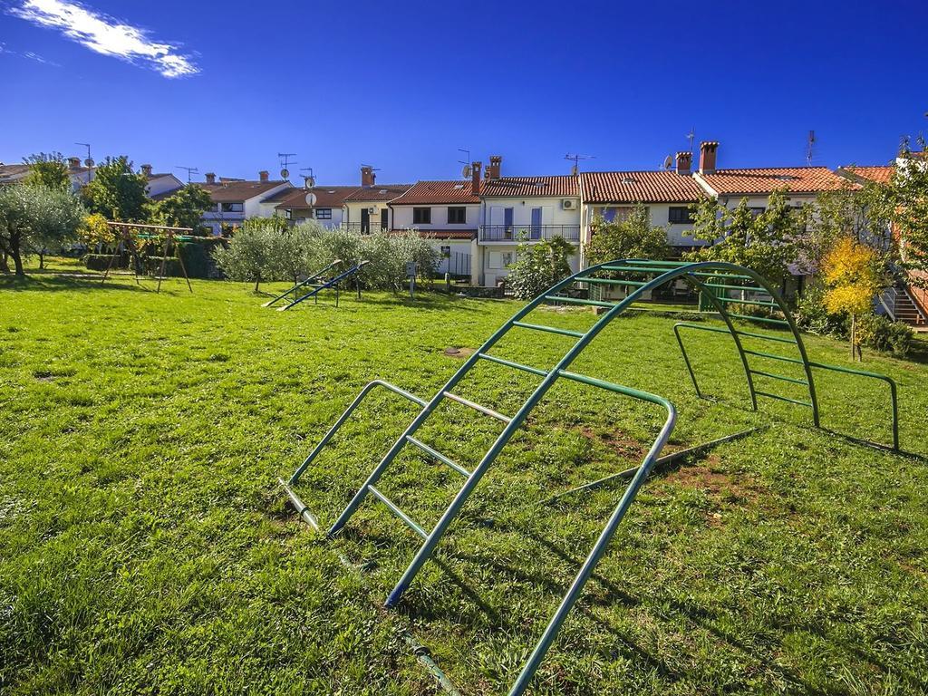 Charming Beachfront Holiday Home In ポレッチ エクステリア 写真