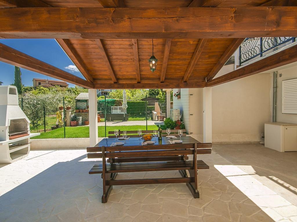 Charming Beachfront Holiday Home In ポレッチ 部屋 写真
