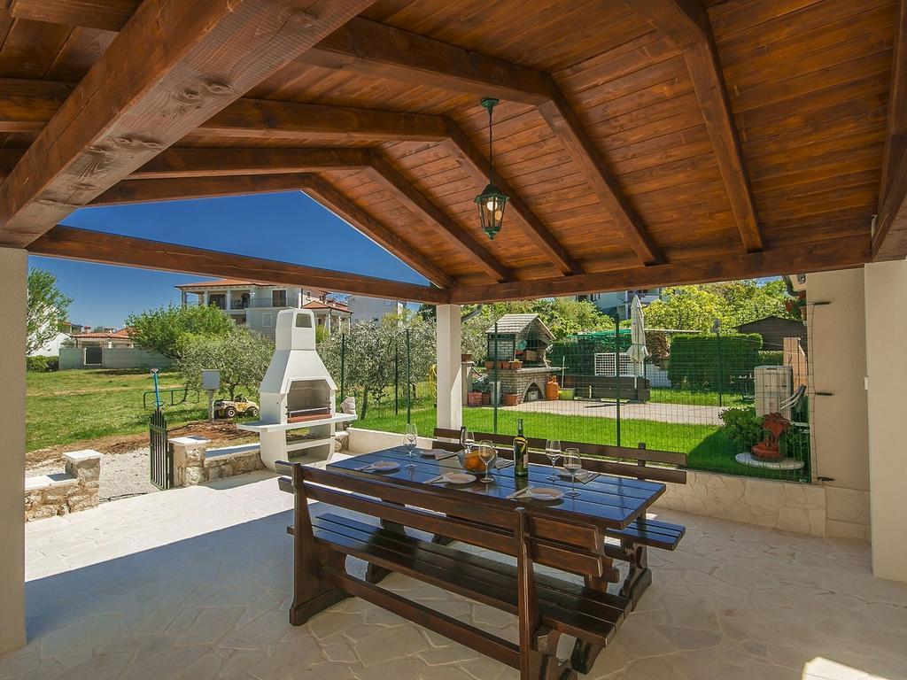 Charming Beachfront Holiday Home In ポレッチ 部屋 写真