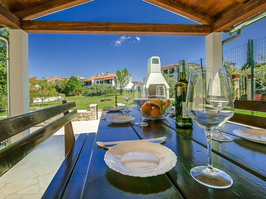 Charming Beachfront Holiday Home In ポレッチ 部屋 写真
