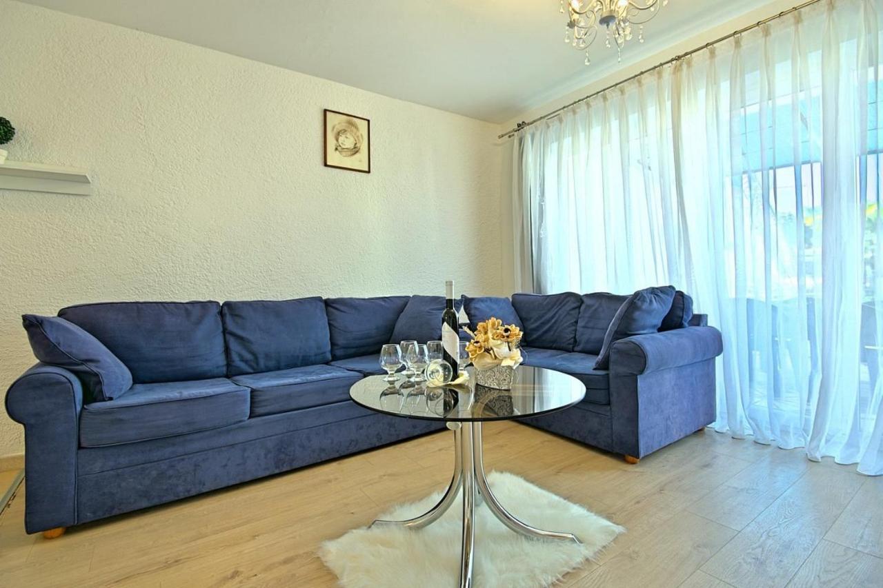 Charming Beachfront Holiday Home In ポレッチ エクステリア 写真