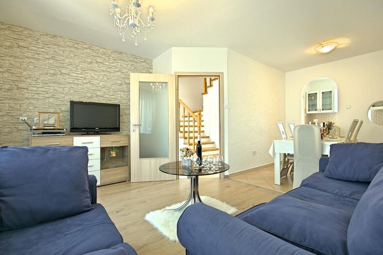 Charming Beachfront Holiday Home In ポレッチ エクステリア 写真